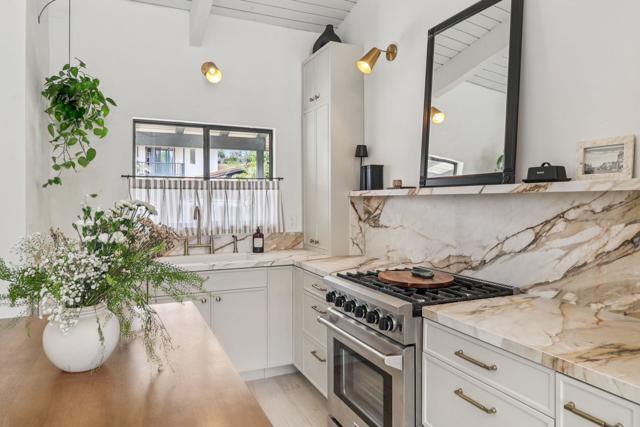4352 Loma Riviera Court, San Diego CA: https://media.crmls.org/mediaz/42ea2404-3a57-4fb9-b9b9-6a650426a5fa.jpg