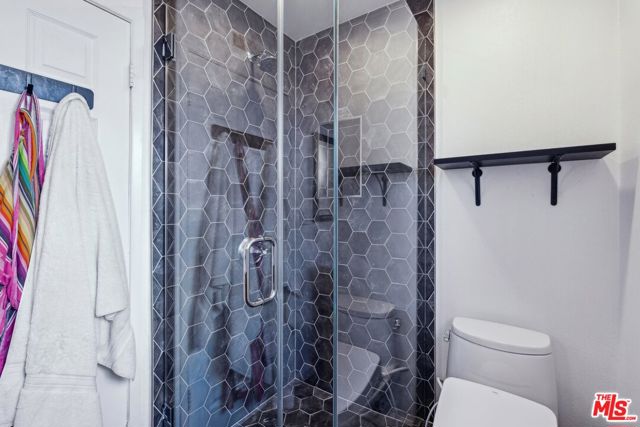 29429 Trailway Lane, Agoura Hills CA: https://media.crmls.org/mediaz/42ea4c37-38bb-42de-ad30-2de6dba2b3bf.jpg