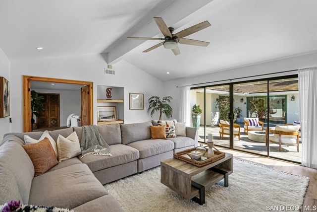 6026 La Granada, Rancho Santa Fe CA: https://media.crmls.org/mediaz/42eafedc-f81a-4fb1-ae23-bb9a4303668c.jpg