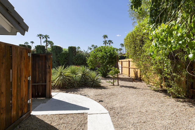 2963 E Orella Circle, Palm Springs, CA 92264