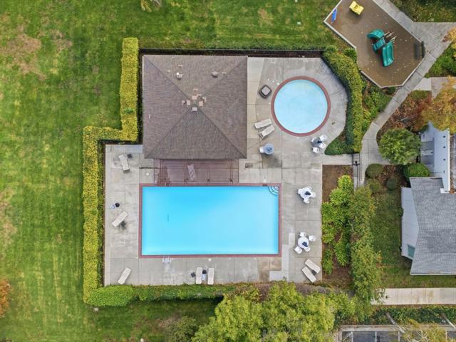 10969 Northshore Square, Cupertino CA: https://media.crmls.org/mediaz/42ebfafc-0668-427a-ba16-c1a9545ebfd9.jpg