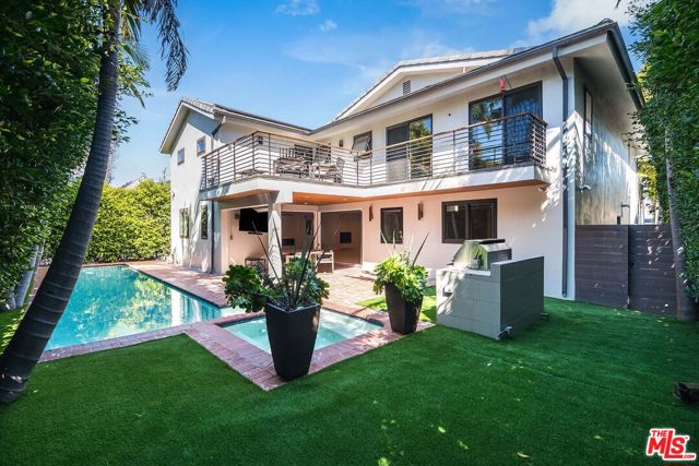 3201 Viola Place, Marina del Rey CA: https://media.crmls.org/mediaz/42edb900-097e-46d6-8a94-9009664d30e7.jpg
