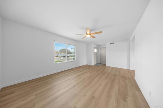 Detail Gallery Image 6 of 25 For 10296 Baroness Ave, San Diego,  CA 92126 - 3 Beds | 2 Baths