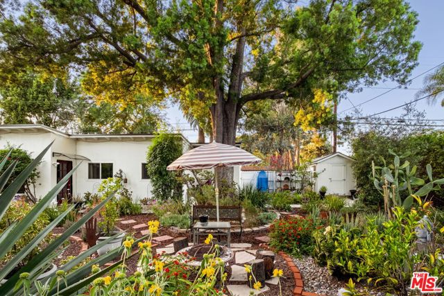 5940 Varna Avenue, Valley Glen CA: https://media.crmls.org/mediaz/42ef35ca-4031-433e-a3b9-37d286c7565a.jpg