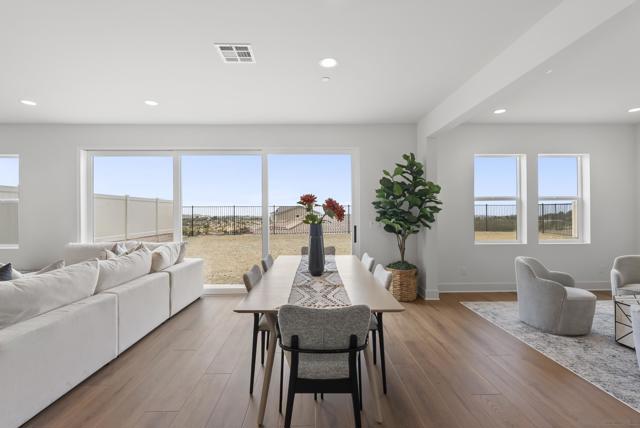 948 Visalia Pl, San Marcos CA: https://media.crmls.org/mediaz/42ef7b12-9b66-422c-ab16-adfac80d90b5.jpg