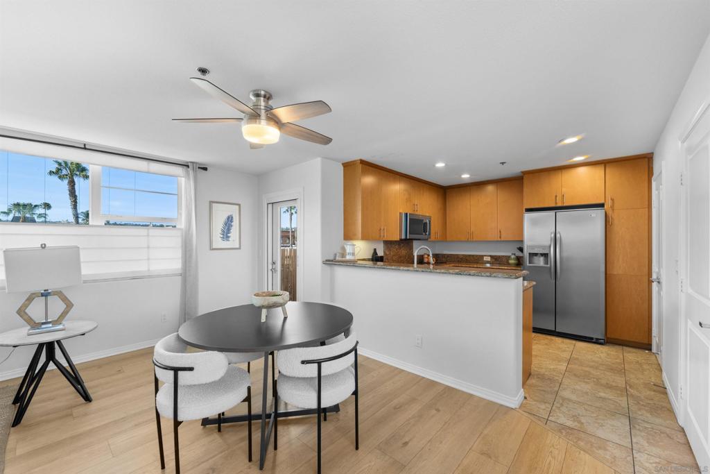 924 Hornblend St - photo 15