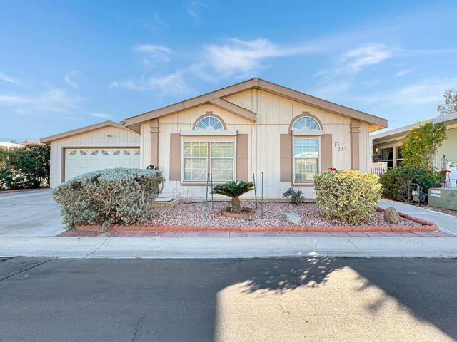 81713 San Cristobal Avenue, Indio CA: https://media.crmls.org/mediaz/42efacaa-080b-40a1-9a2e-a090e144d612.jpg