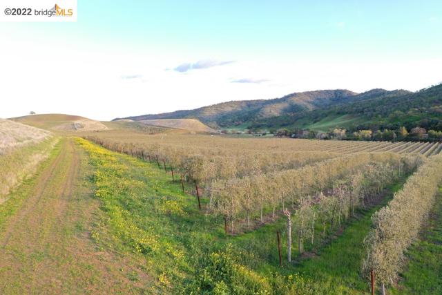 Image 5 of 18 For 18615 Marsh Creek Rd