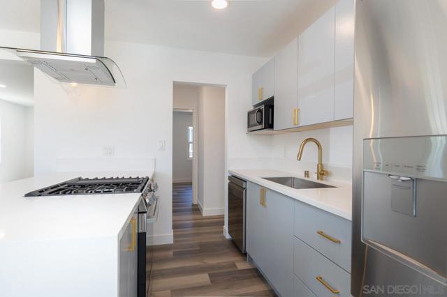 4361 Alamo Dr, San Diego CA: https://media.crmls.org/mediaz/42f0c25b-af7f-4598-b13a-aa61d6c3bb4f.jpg