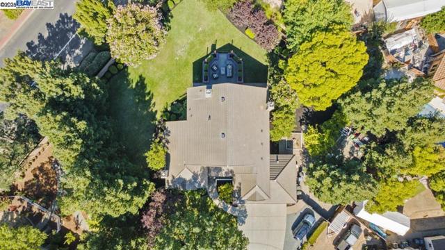 1348 Carlton Pl, Livermore CA: https://media.crmls.org/mediaz/42f1dc24-5706-4d84-bd86-b3fbfda5c752.jpg