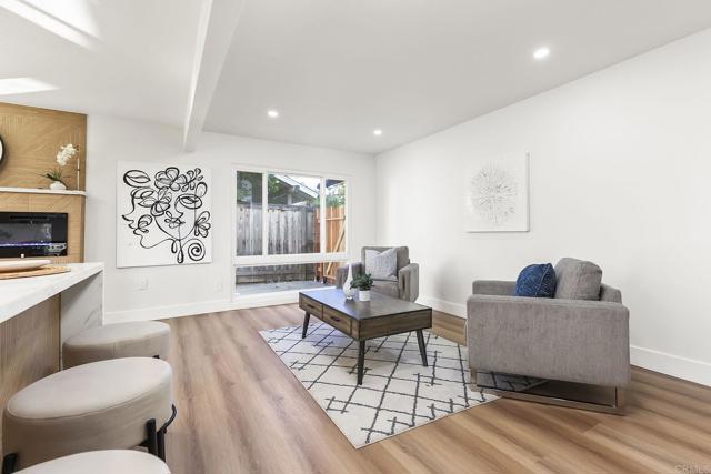 6802 MAURY DR, San Diego CA: https://media.crmls.org/mediaz/42f213e9-1ed2-4a48-a4c6-61b0c957a662.jpg