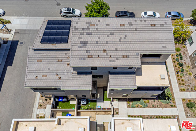 27457 Flycatcher Place, Valencia CA: https://media.crmls.org/mediaz/42f27220-e235-4aed-add5-fce2de32100b.jpg