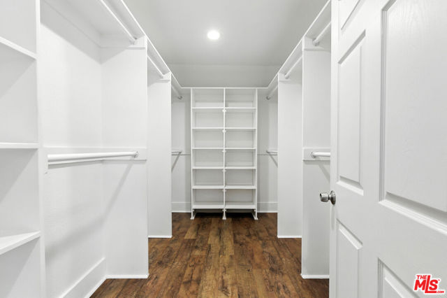 3521 W 58th Place, Los Angeles CA: https://media.crmls.org/mediaz/42f2e04f-bcae-4e83-87c1-edcb4943a222.jpg
