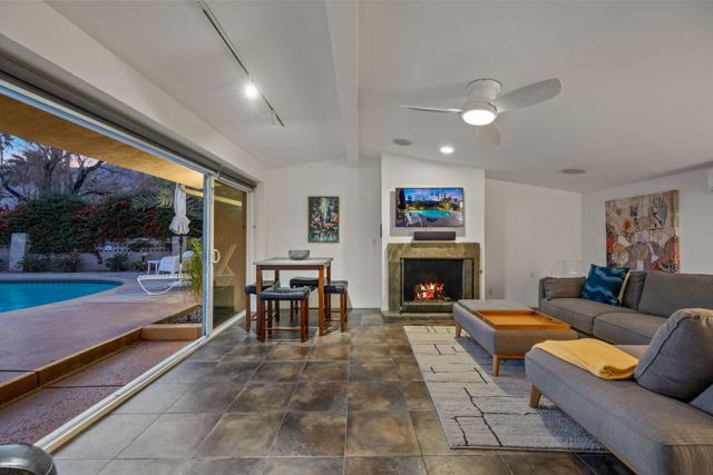 1223 E San Lorenzo Road, Palm Springs CA: https://media.crmls.org/mediaz/42f3038c-f13d-4570-b471-ec33e805db9c.jpg