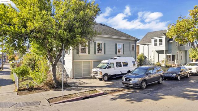 897 Oak Street, Alameda CA: https://media.crmls.org/mediaz/42f322d1-5411-465d-a5d5-d6b0f747cf8a.jpg