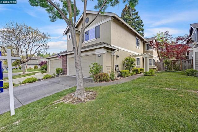 60 Rainbow Cir, Danville CA: https://media.crmls.org/mediaz/42f34371-7f6d-4257-9e78-e052d3296114.jpg