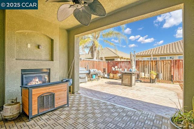 9956 Pyramid, Discovery Bay CA: https://media.crmls.org/mediaz/42f4930c-92c3-4bb7-bec4-6ef0702488d8.jpg