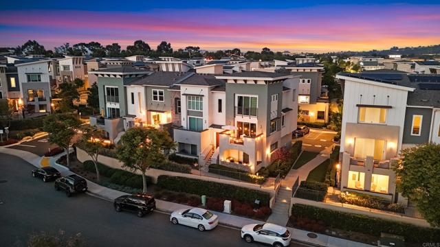 6132 Colt Place, Carlsbad CA: https://media.crmls.org/mediaz/42f4de42-012f-4e8d-97bd-65ac1cef8046.jpg