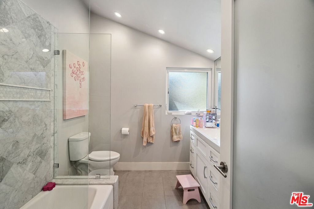 MLS #25556461 img 36