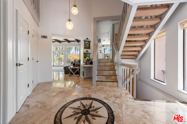 2357 Knob Hill Drive, Riverside CA: https://media.crmls.org/mediaz/42f7bb25-5fdb-4130-b011-940ed19975dd.jpg