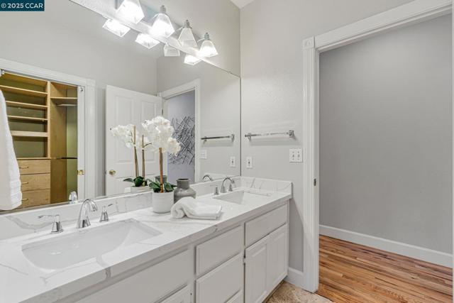 631 La Vista Rd, Walnut Creek CA: https://media.crmls.org/mediaz/42f7e8ed-ae58-4535-8a3f-f0d26695e307.jpg