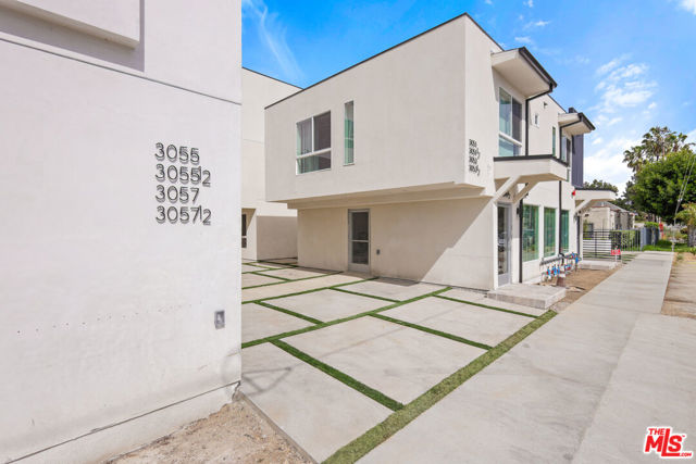 2700 Fletcher Drive, Los Angeles CA: https://media.crmls.org/mediaz/42f8309d-f652-49c3-9699-e11ad437c8b6.jpg