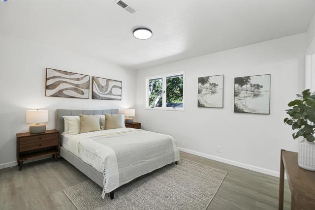 1662 Dorchester Pl, Concord CA: https://media.crmls.org/mediaz/42f8e1cd-7c29-4a04-bf24-5186e04a103f.jpg