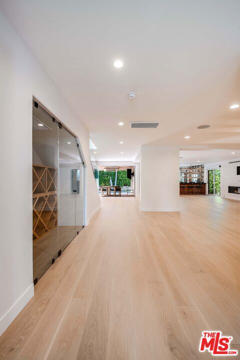 3201 Viola Place, Marina del Rey CA: https://media.crmls.org/mediaz/42fa4c3a-36a5-4c5e-80b9-1efa3987804e.jpg