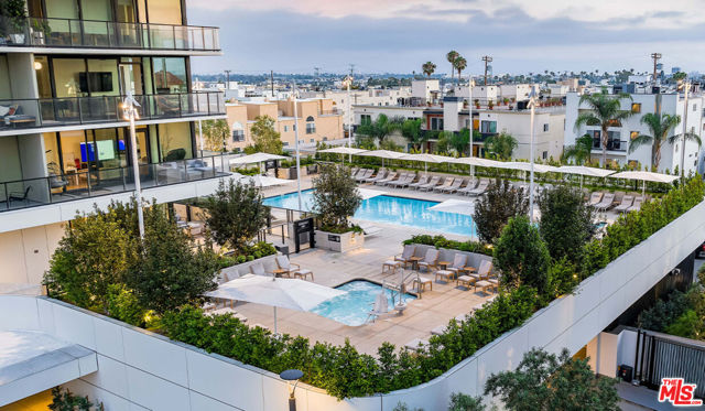 11750 Wilshire Boulevard, Los Angeles CA: https://media.crmls.org/mediaz/42fa7798-a1bf-4a39-9a3d-53df6938bd07.jpg