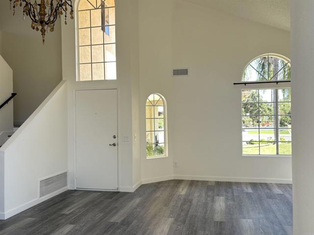 Detail Gallery Image 5 of 41 For 735 Rivertree Dr, Oceanside,  CA 92058 - 4 Beds | 3 Baths