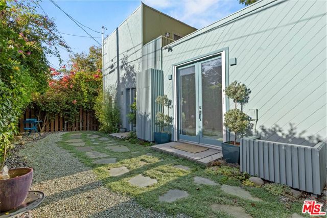 2329 Manning Avenue, Los Angeles CA: https://media.crmls.org/mediaz/42fa89b9-4235-4cc3-ac14-223c1f682e33.jpg