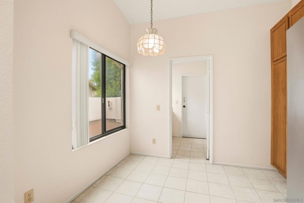 17940 Avenida Alozdra - photo 4