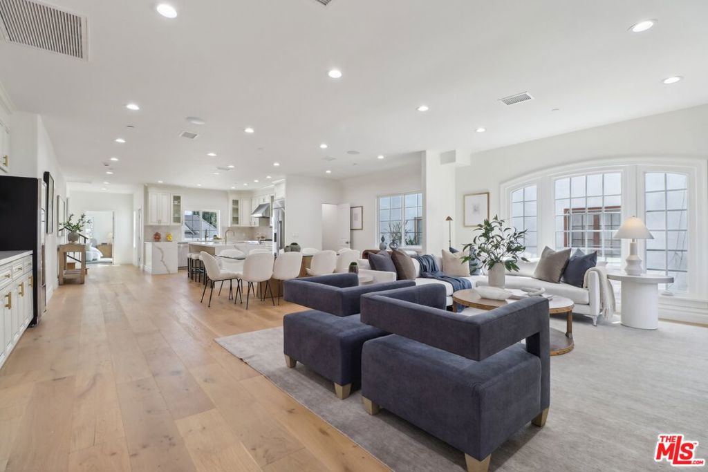 916 S Rimpau Boulevard