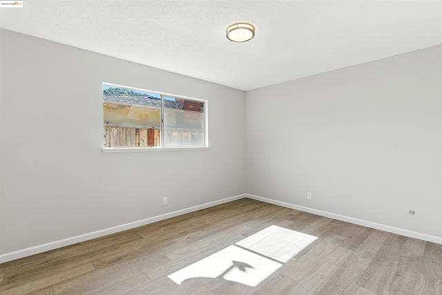 3464 Michael Dr, Redwood City CA: https://media.crmls.org/mediaz/42fcbb52-b977-47ca-968e-7b929aa0f108.jpg