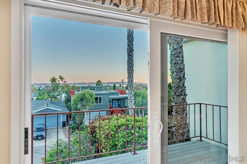 MLS #250042613SD image #30