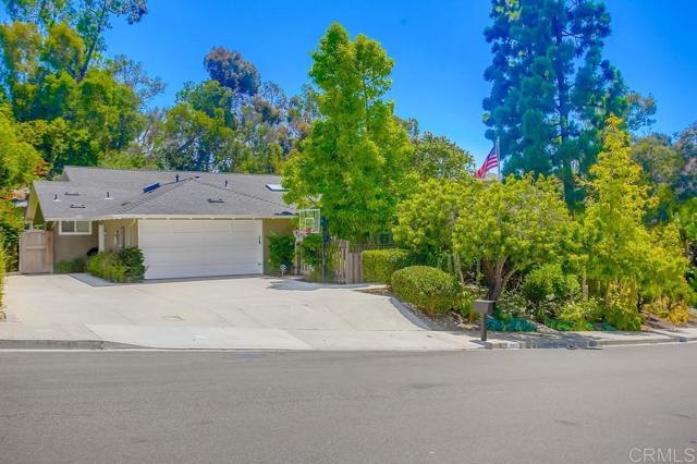 Detail Gallery Image 2 of 55 For 907 Poppy Lane, Carlsbad,  CA 92011 - 4 Beds | 4 Baths
