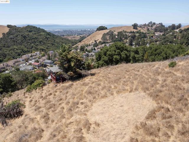 3446 Eureka Ct, Hayward CA: https://media.crmls.org/mediaz/42fea266-a729-44ee-9717-19e76ecd6de9.jpg