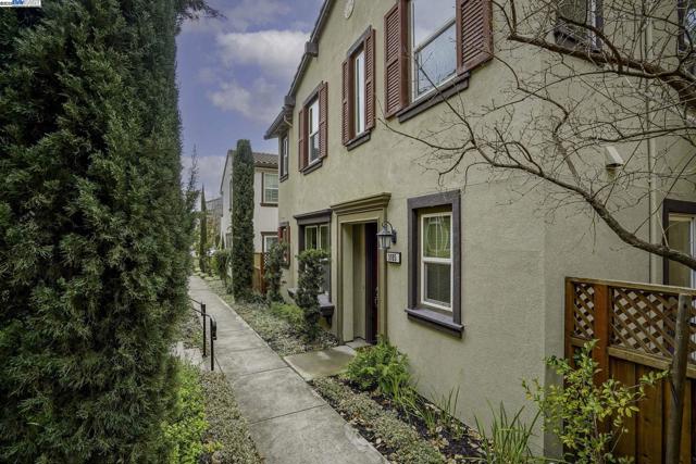 3105 Vittoria Loop, Dublin CA: https://media.crmls.org/mediaz/42fefcdb-2ce4-4c94-a8e2-043721a49bad.jpg