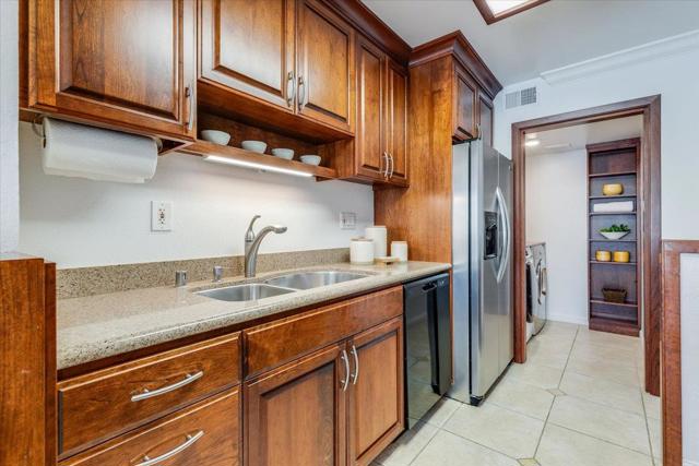 3392 Brittan Avenue, San Carlos CA: https://media.crmls.org/mediaz/42ff9397-2e14-436a-9235-b17c15e25150.jpg