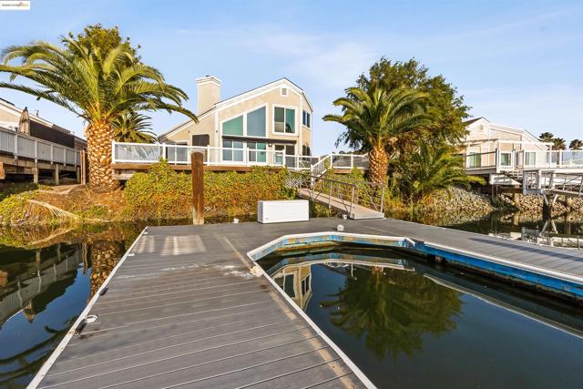 4730 Spinnaker Way, Discovery Bay CA: https://media.crmls.org/mediaz/4300a939-8c7c-4037-a143-1543f688b6e4.jpg