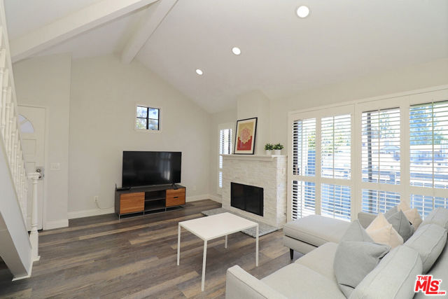 7306 Quill Drive, Downey CA: https://media.crmls.org/mediaz/4300e9e0-aa87-4e94-885f-80b1e2487531.jpg