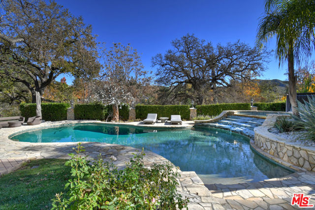 29105 Old Mill Creek, Agoura Hills CA: https://media.crmls.org/mediaz/43012621-c799-48d6-9af4-db03f68a9d3f.jpg