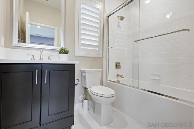 Image 25 of 48 For 6682 Elegante Way