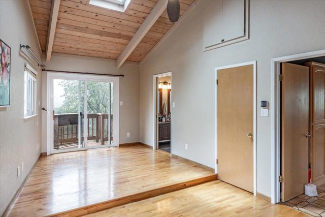 21721 Summit Road, Los Gatos CA: https://media.crmls.org/mediaz/4301a540-ab61-4dbc-96ab-5518cf0f4e18.jpg