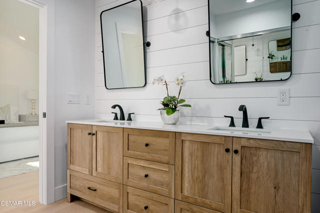 574 Nicole Drive, Newbury Park CA: https://media.crmls.org/mediaz/4301d813-3d34-4a44-b5dd-c6f1f1989f78.jpg