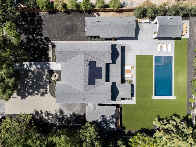 240 Valparaiso Avenue, Atherton CA: https://media.crmls.org/mediaz/430201d4-e6c6-438a-bf73-fd0141b5c829.jpg