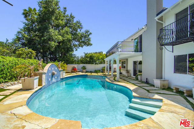 5020 Dantes View Drive, Agoura Hills CA: https://media.crmls.org/mediaz/43020ca0-a3d9-4386-8b59-030017184d60.jpg