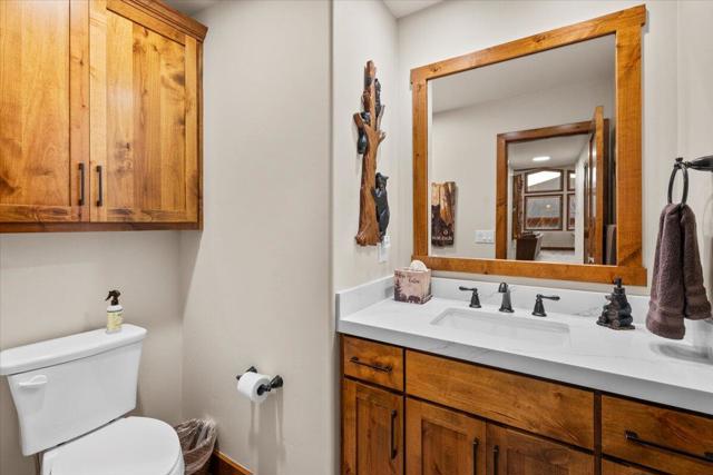 41562 Stone Bridge Road, Big Bear CA: https://media.crmls.org/mediaz/430218bc-0f2b-4af3-8f09-e39fd0f98de2.jpg