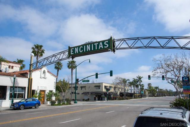 155 Rosebay Dr, Encinitas CA: https://media.crmls.org/mediaz/43026fa3-4d43-4b3b-bb1f-cb868f8436ba.jpg