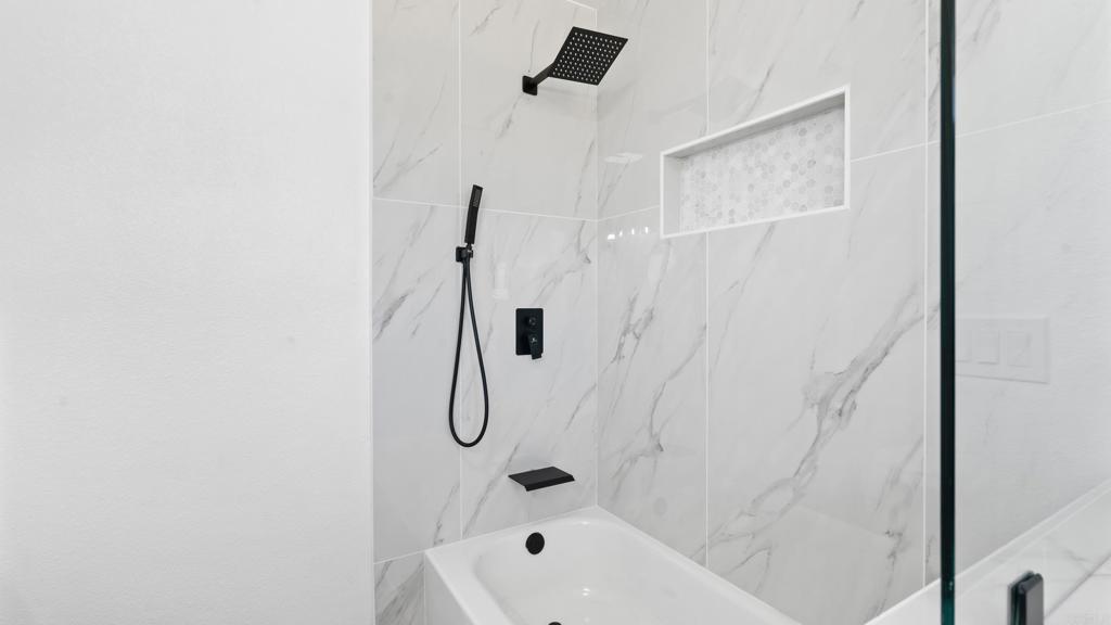 https://media.crmls.org/mediaz/4302873e-6acc-4c7f-877a-0162afd3574f.jpg?preset=X-Large